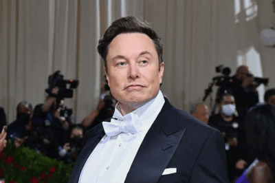 Elon Musk: The Extraordinary Journey to Becoming a Billionaire Visionary